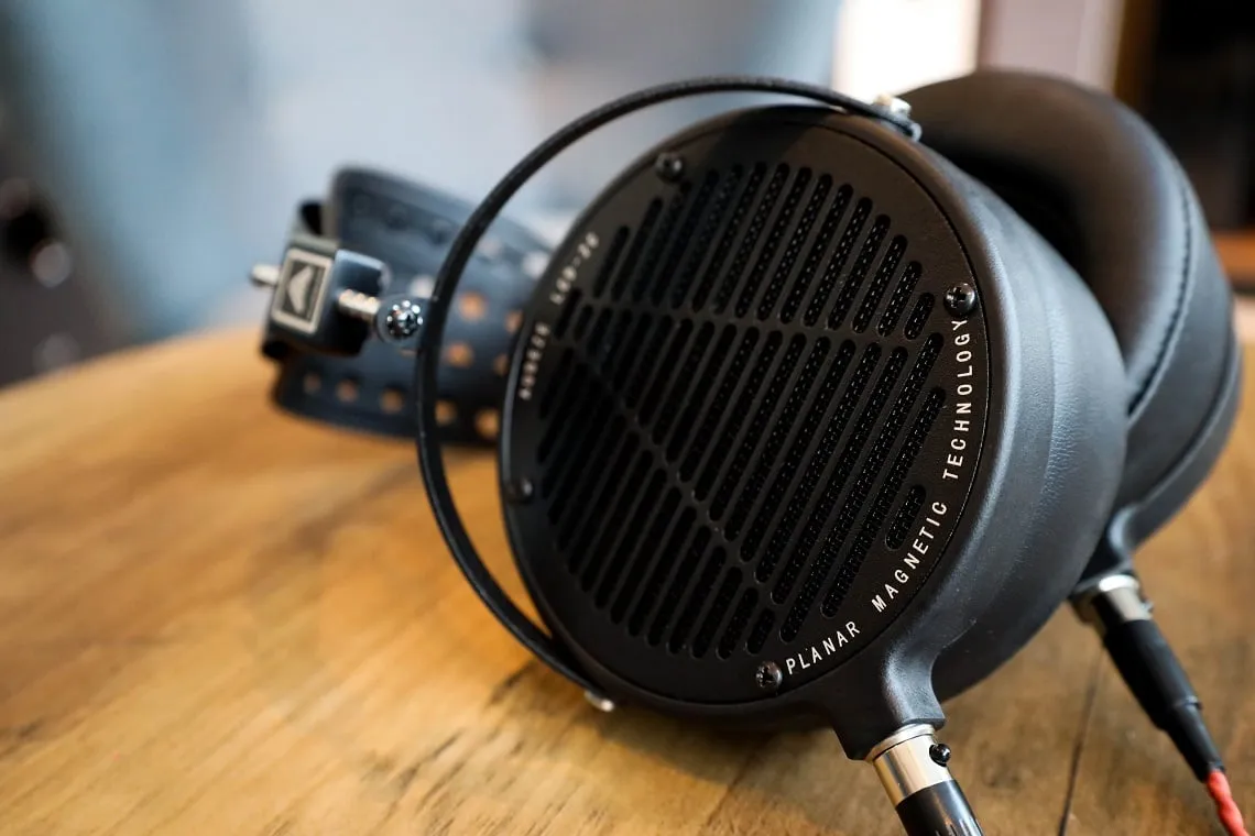 Zdjęcie Słuchawki do TV: Jaki wybrać? Przewodnik i ranking 2024