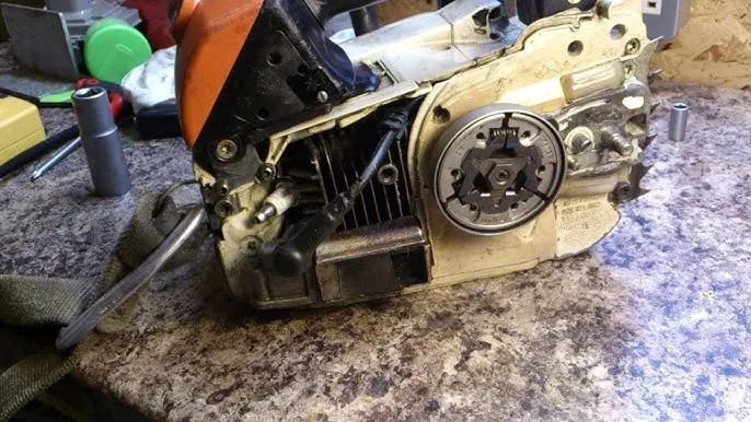 Zdjęcie Jak odkręcić sprzęgło w pile Stihl - uniknij problemów z demontażem