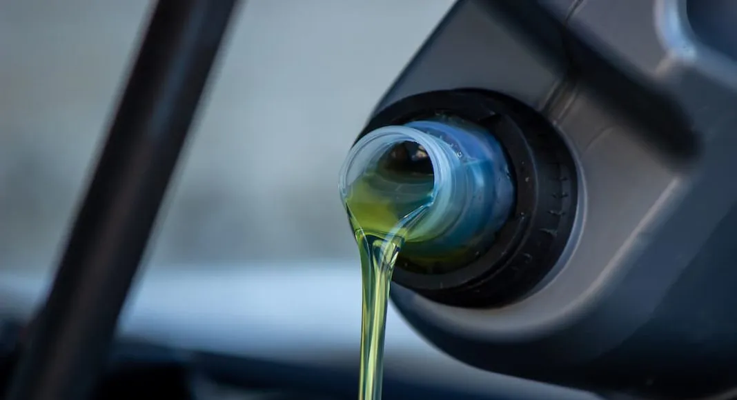 Zdjęcie Olej 10W60 Motul - dlaczego warto go wybrać do silnika?