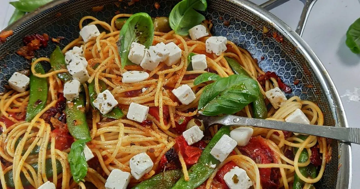 Zdjęcie Proste przepisy na spaghetti pomidorowe, które zachwycą Twoje kubki smakowe