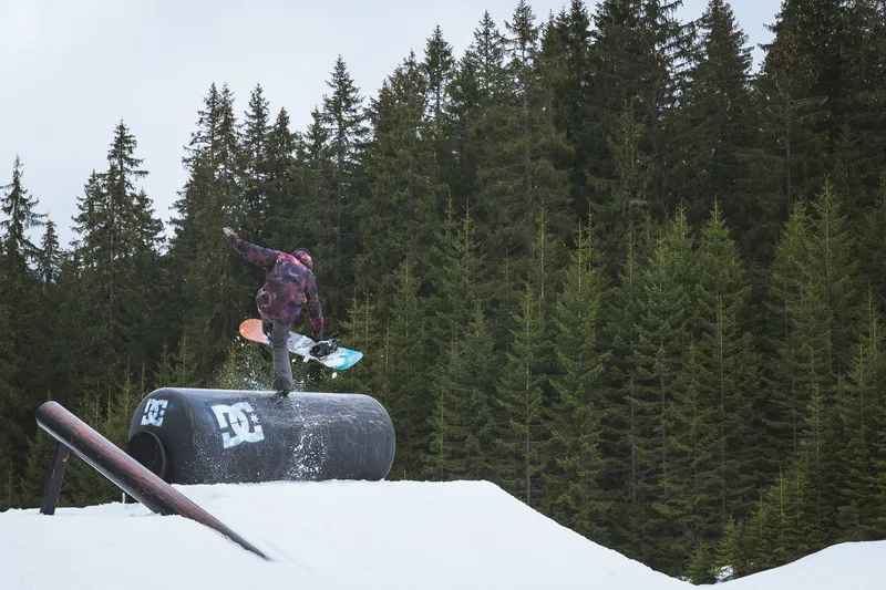 Zdjęcie DC Snowpark Jasn&aacute;: Przewodnik po przeszkodach, cenach i warunkach