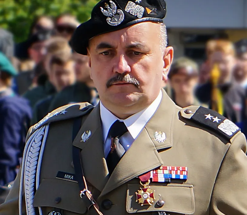 Zdjęcie Ile zarabia generał dywizji? Zaskakujące fakty o wynagrodzeniu