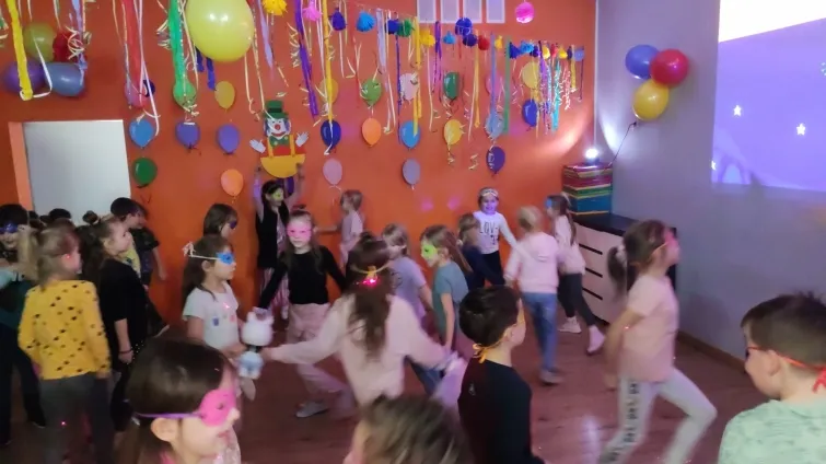 Zdjęcie Kiedy zima za oknami karnawału idzie czas? Poznaj ważne daty i tradycje