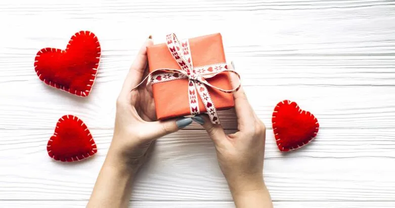Zdjęcie Najlepsze pomysły na prezent na walentynki dla męża, które go zachwycą