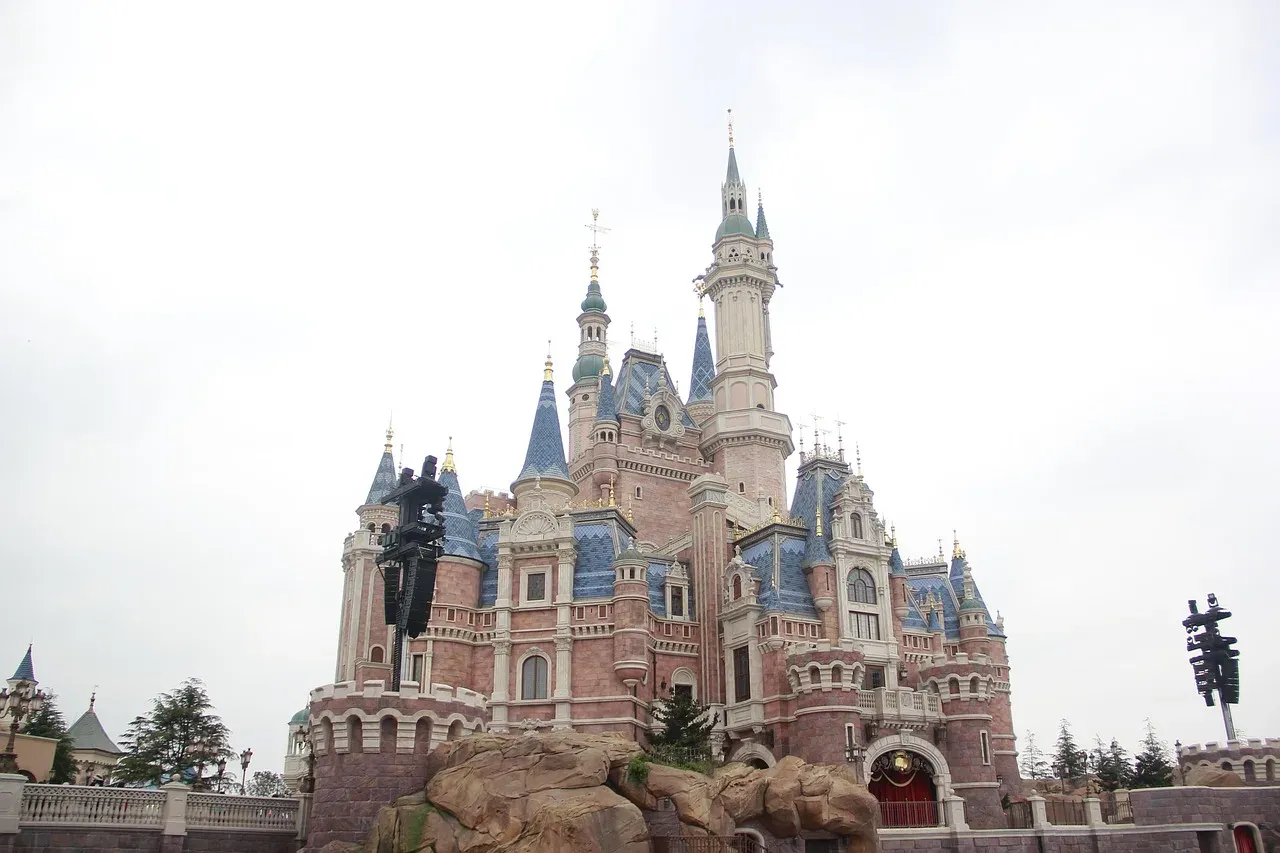 Zdjęcie Ile kosztuje wycieczka do Disneylandu? Sprawdź ceny i oszczędności