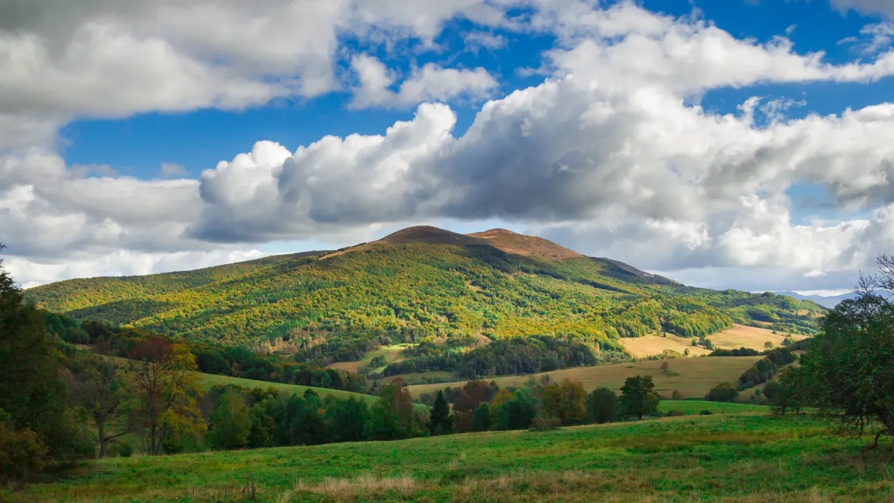 Zdjęcie Czy Bieszczady to góry? Odkryj ich unikalne cechy i wysokość