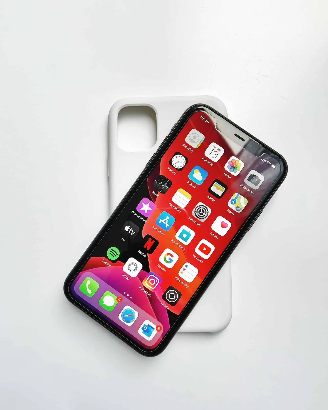 Zdjęcie IPhone 11 pojemność baterii – jak długo działa i co warto wiedzieć