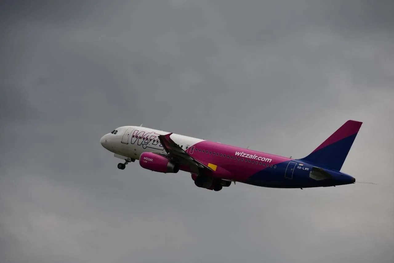 Zdjęcie Czy można zabrać kanapki do samolotu w Wizz Air? Oto ważne zasady