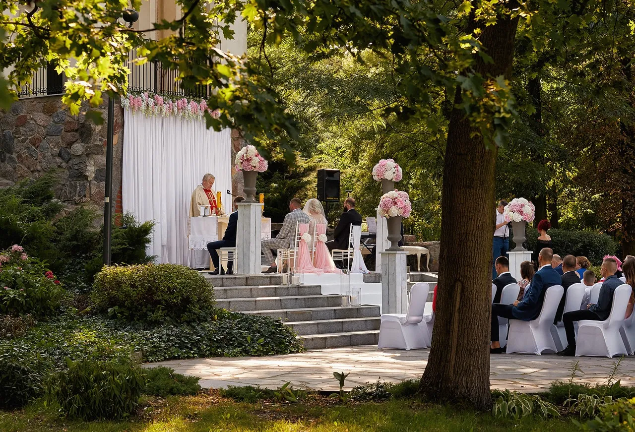 Zdjęcie Wszystkie słowa księdza na ślubie kościelnym: poznaj pełną ceremonię