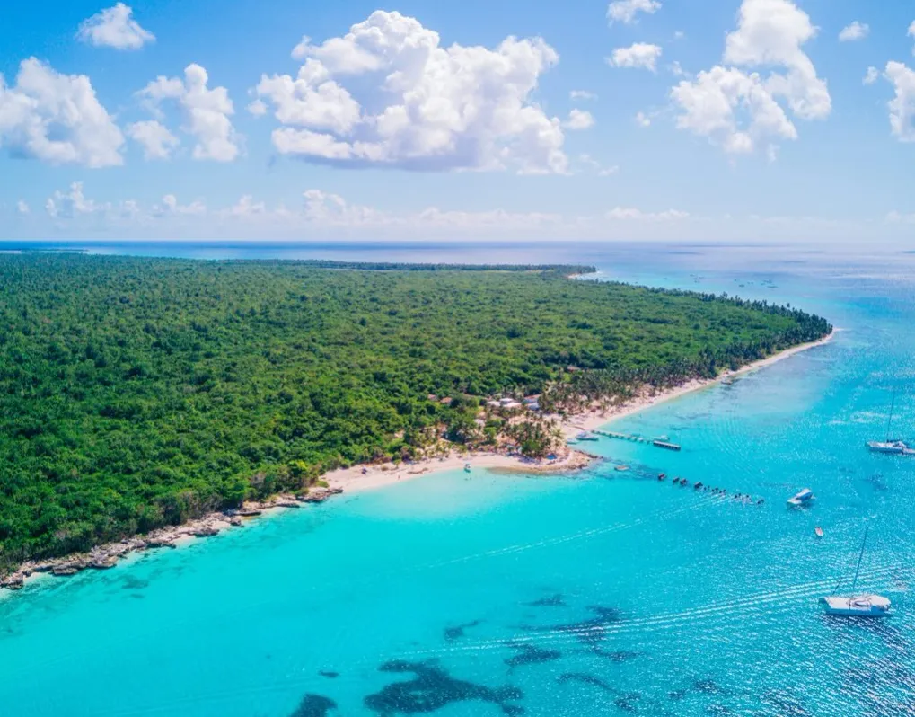 Zdjęcie Ile trwa lot Warszawa Dominikana? Poznaj zaskakujące fakty o czasie podróży