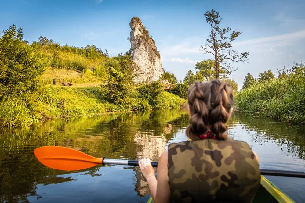 Zdjęcie Spływ kajakowy Wartą: Przewodnik po trasach, logistyce i atrakcjach