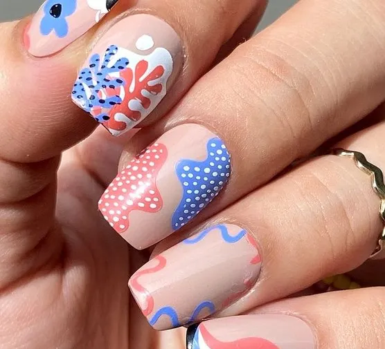 Zdjęcie Jak zrobić wzorki na hybrydzie: 5 prostych technik krok po kroku