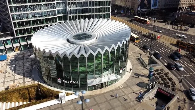 Zdjęcie Rotunda PKO na Marszałkowskiej 100: Historia i Znaczenie