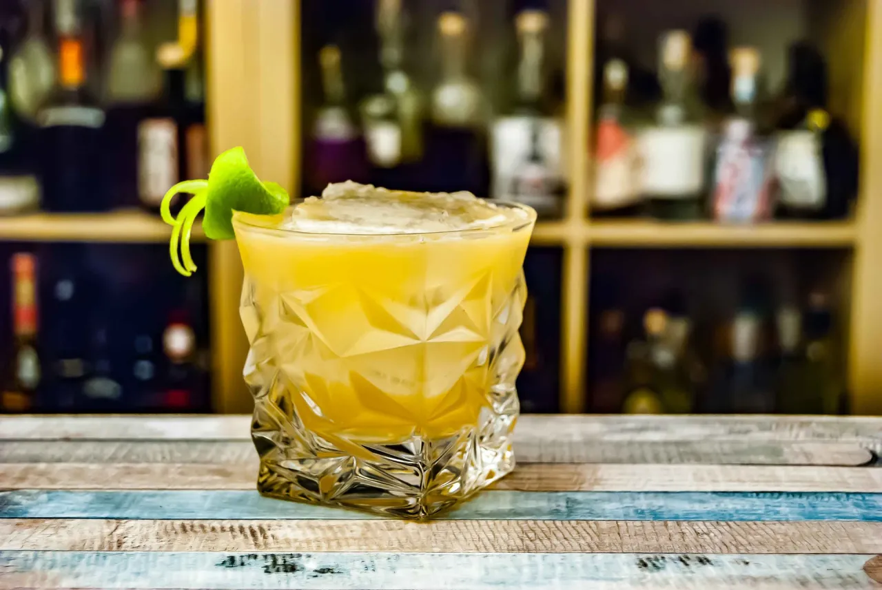 Zdjęcie Kwaśny drink: najlepsze przepisy i składniki na orzeźwiające koktajle