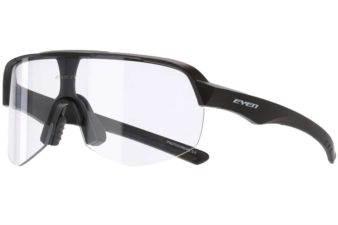 Zdjęcie Okulary fotochromowe na rower czy warto? Odkryj ich prawdziwe zalety