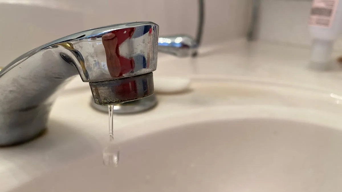 Zdjęcie Gdzie wyrzucić kran? Odpowiedzialna utylizacja i recykling krok po kroku