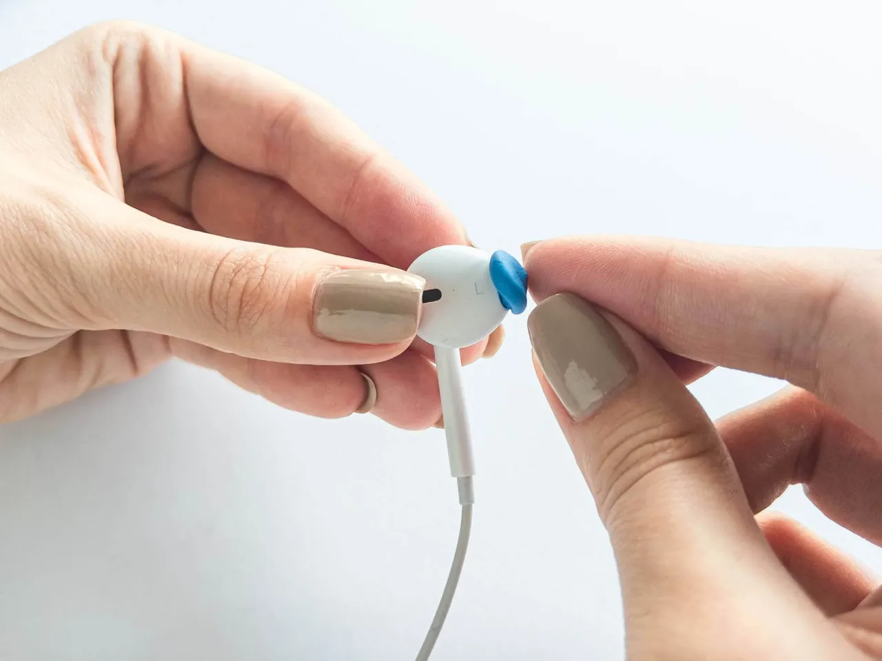 Zdjęcie Jak czyścić AirPods, aby uniknąć uszkodzeń i poprawić dźwięk