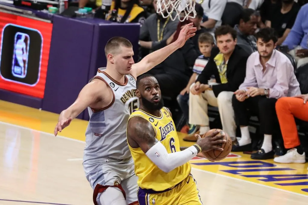 Zdjęcie Kiedy zaczyna się sezon NBA? Inauguracyjny mecz i kluczowe daty.