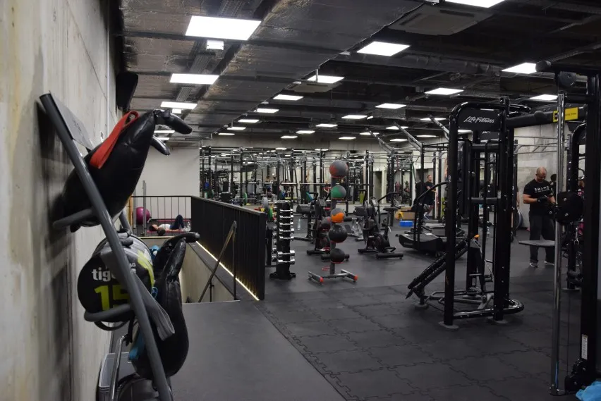 Zdjęcie Smart Gym Altus Katowice: Trening 24/7 z widokiem na miasto