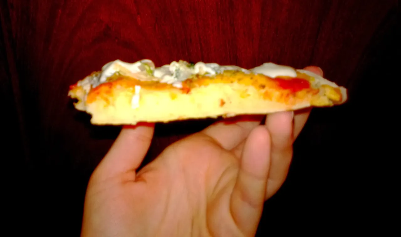 Zdjęcie Pizza jak z Pizza Hut: Przepis na idealne ciasto i sos, który zachwyca