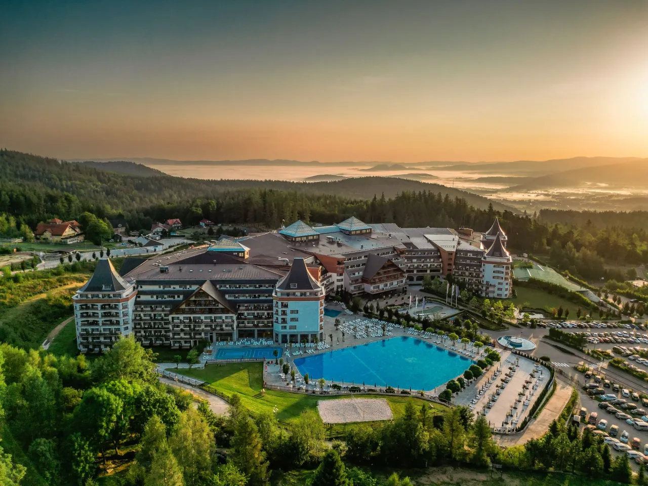Zdjęcie Ile pokoi ma hotel Gołębiewski w Karpaczu? Zaskakujące szczegóły!
