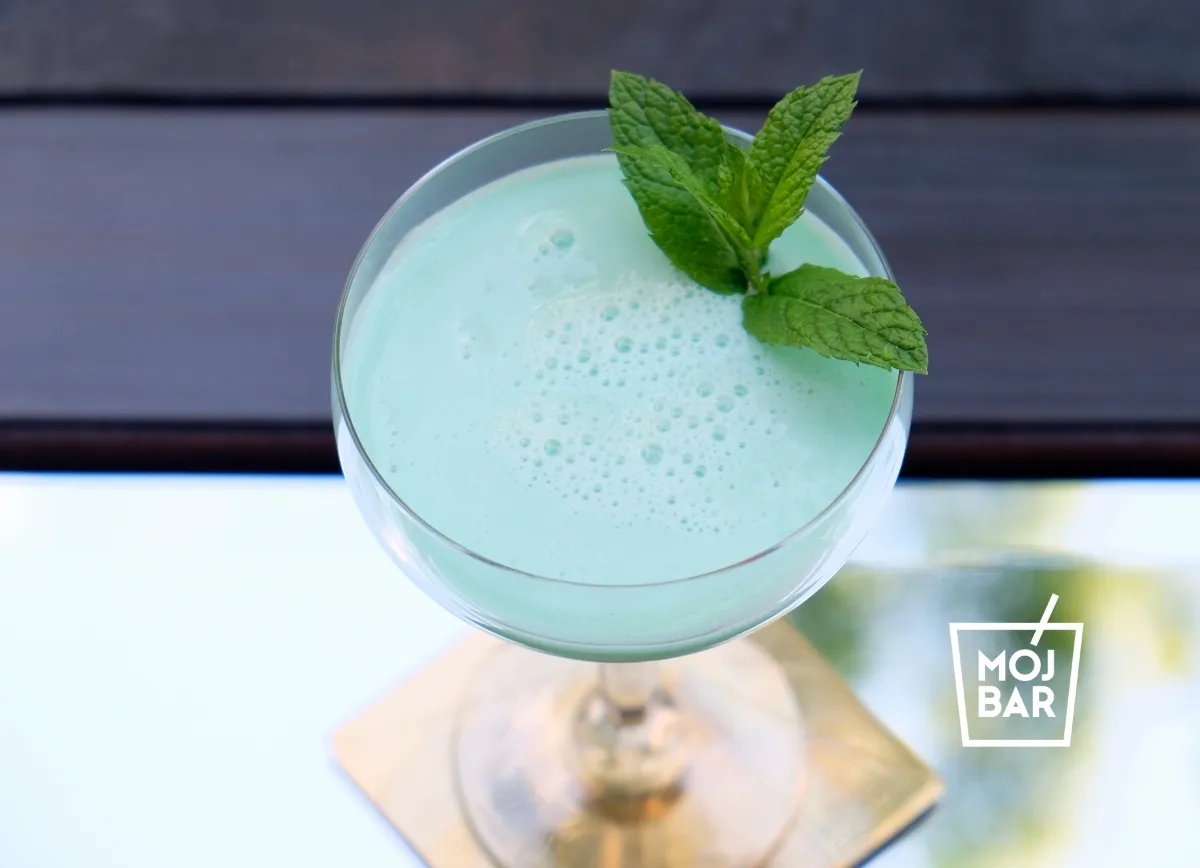 Zdjęcie Przepis na drink grasshopper: odkryj smak idealnego koktajlu