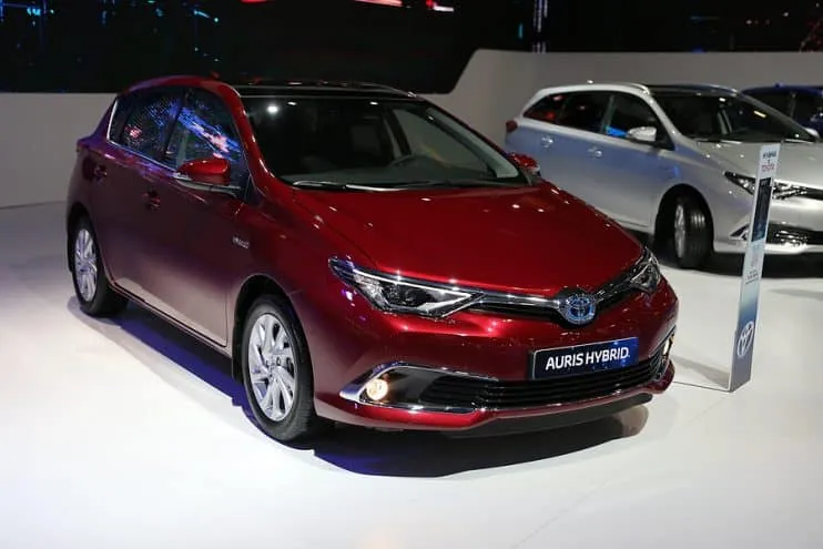 Zdjęcie Jak odpalić toyota auris hybrid? Rozwiązania dla problemów z uruchomieniem