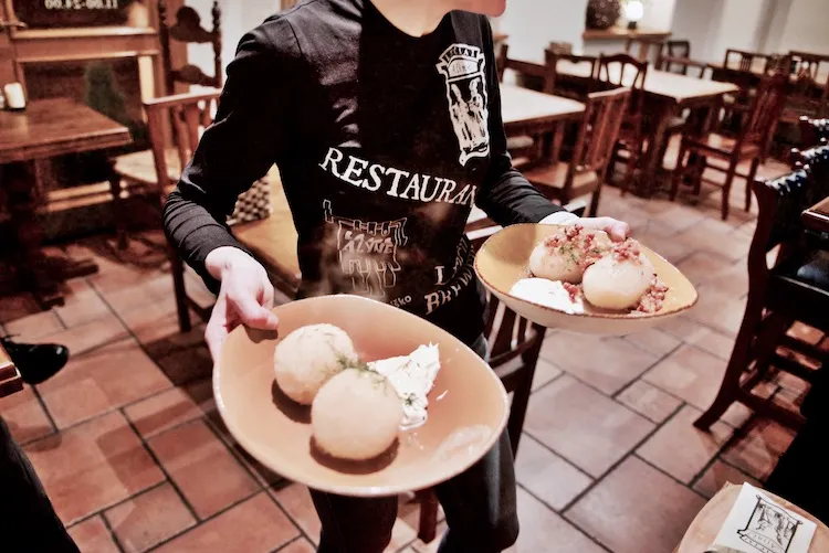 Zdjęcie Gdzie zjeść w Wilnie? 10 najlepszych restauracji 2023