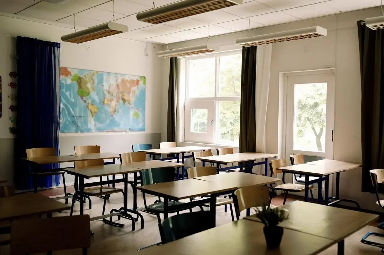 Zdjęcie W której klasie jest fizyka i chemia? Oto, co musisz wiedzieć