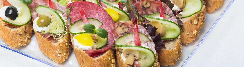 Zdjęcie Ile kosztuje catering na 15 osób? Sprawdź ceny i oferty, aby zaoszczędzić