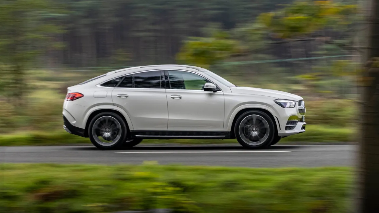 Zdjęcie Mercedes-Benz GLE 400d – cena, opinie, dane techniczne i porównanie z konkurencją