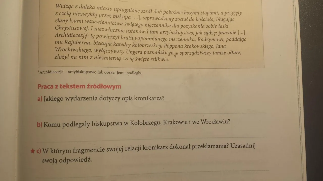 Zdjęcie Komu podlegały biskupstwa w Kołobrzegu, Krakowie i Wrocławiu?