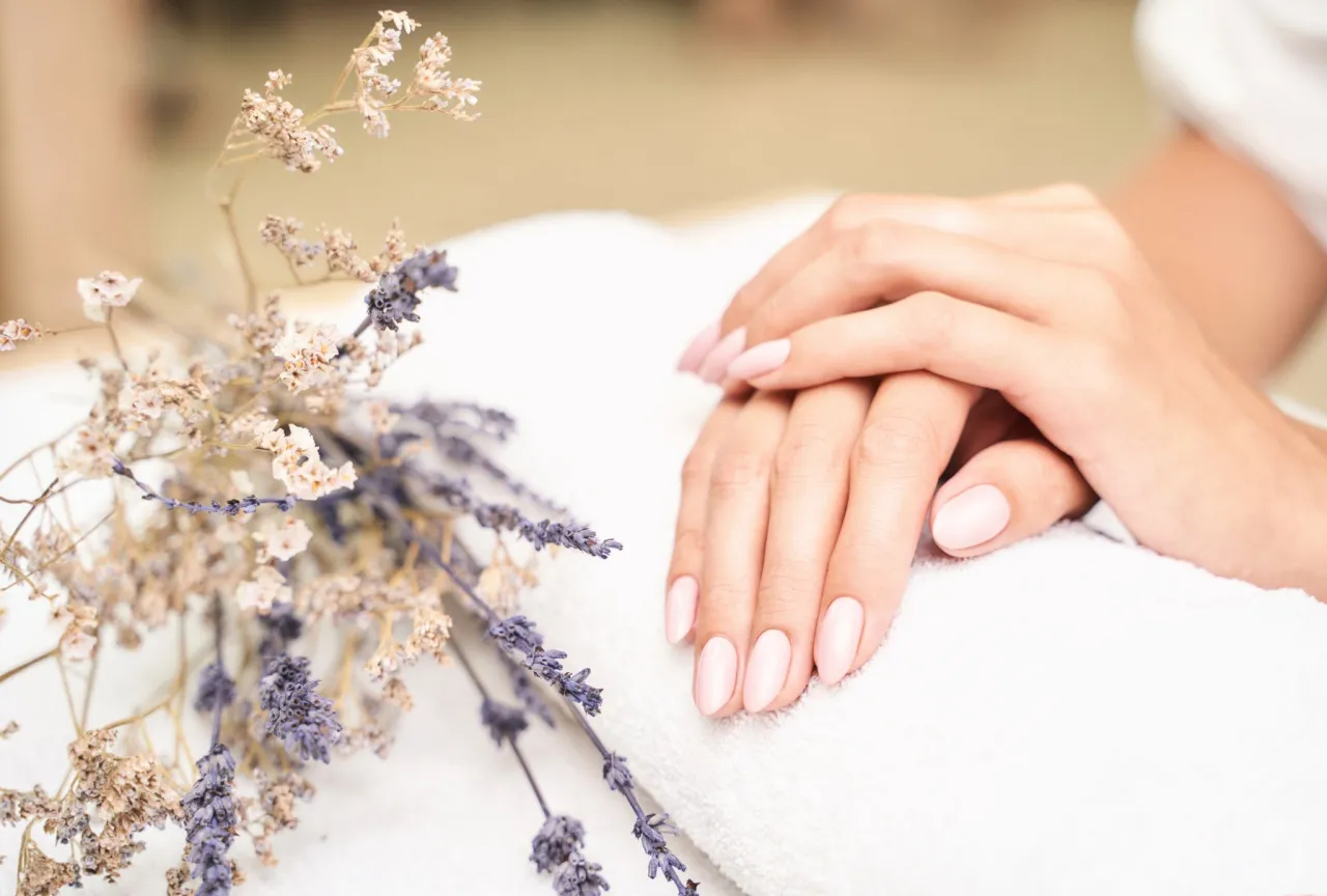 Zdjęcie IBX czy manicure japoński - porównanie zabiegów na paznokcie
