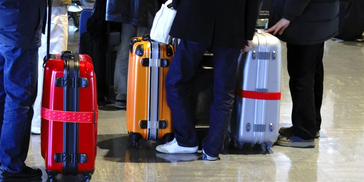 Zdjęcie Jak oznaczyć walizkę na lotnisku, aby uniknąć zgubienia bagażu