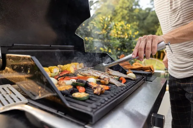 Zdjęcie Grill majówka: najlepsze przepisy i porady na udane grillowanie