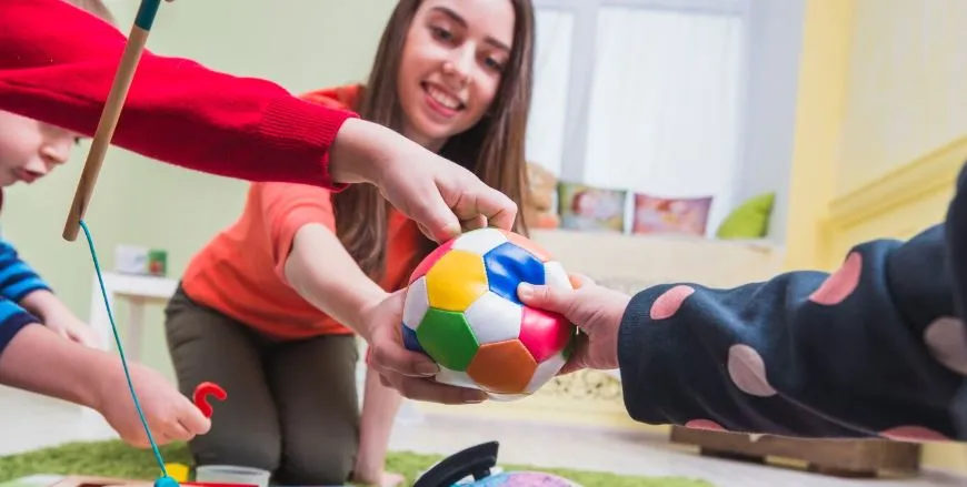 Zdjęcie Kto może prowadzić zajęcia z integracji sensorycznej? Sprawdź wymagania