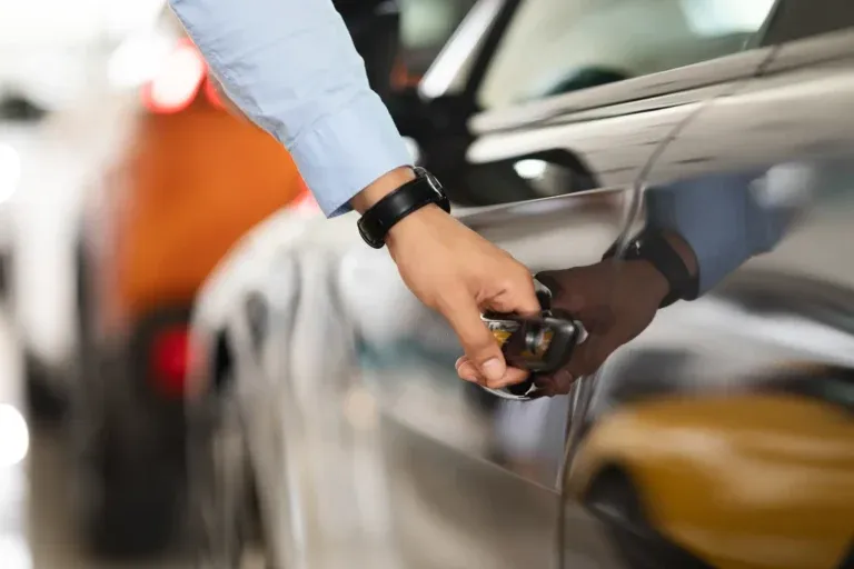Zdjęcie Jak otworzyć peugeota 307 bez kluczyka i uniknąć uszkodzeń