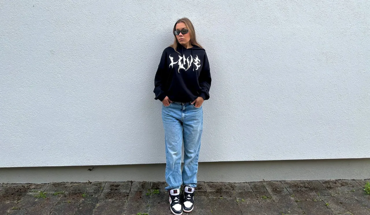 Zdjęcie Stylizacje hip hop: jak stworzyć modne i wygodne outfity