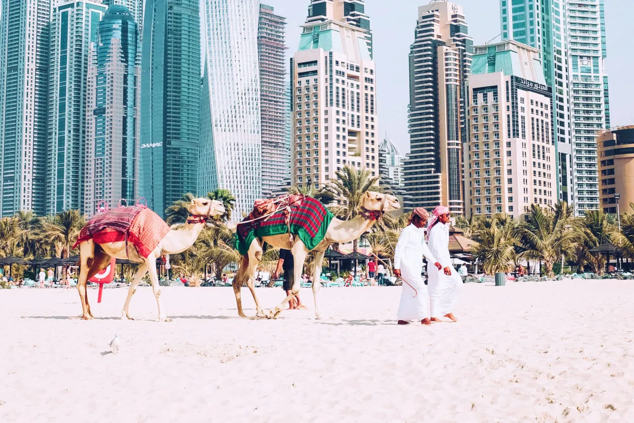 Zdjęcie Ile trwa lot Warszawa Dubaj? Sprawdź czas lotu i co wpływa na długość podróży