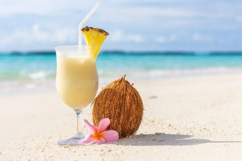 Zdjęcie Pyszne drinki kokos ananas: orzeźwiające przepisy na koktajle