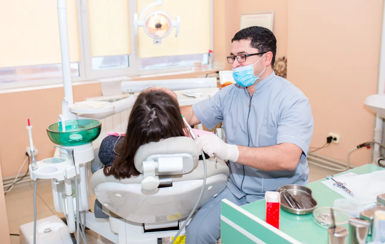 Zdjęcie Ile kosztuje wizyta u dentysty prywatnie? Ceny, które zaskoczą