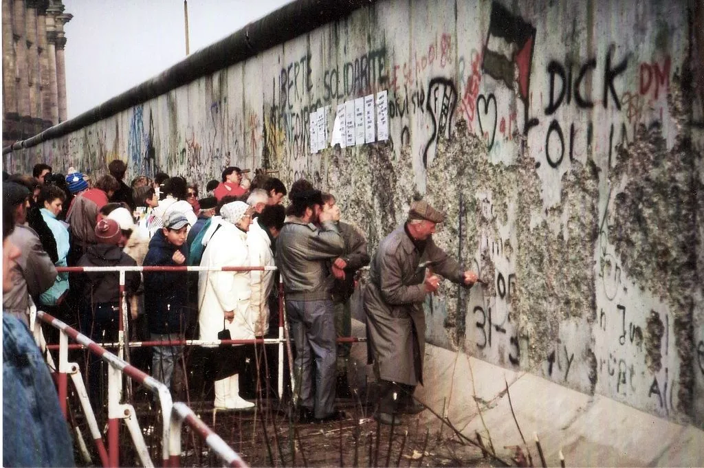 Zdjęcie W którym roku runął mur berliński i dlaczego to zmieniło świat?
