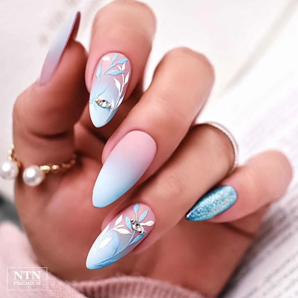Zdjęcie Manicure kombinowany co to znaczy? Odkryj zalety tej techniki