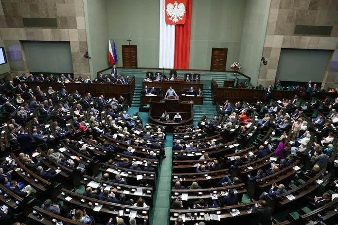 Zdjęcie Kiedy 1 posiedzenie sejmu? Poznaj datę i kluczowe szczegóły