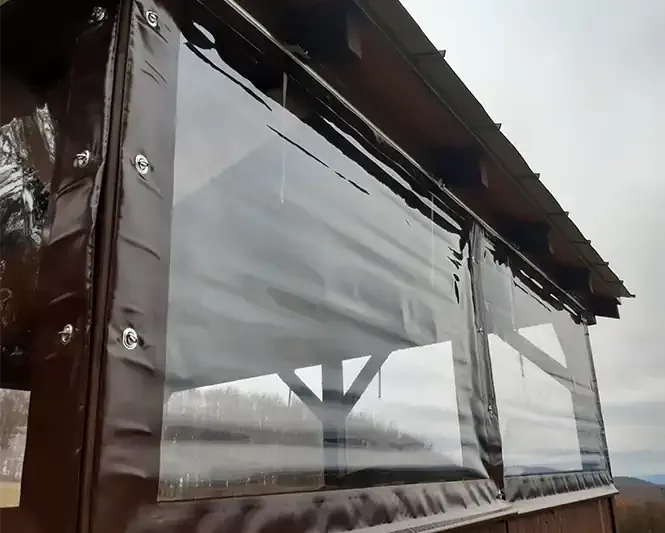 Zdjęcie Jak skutecznie zasłonić okno w altanie? Praktyczne i estetyczne rozwiązania