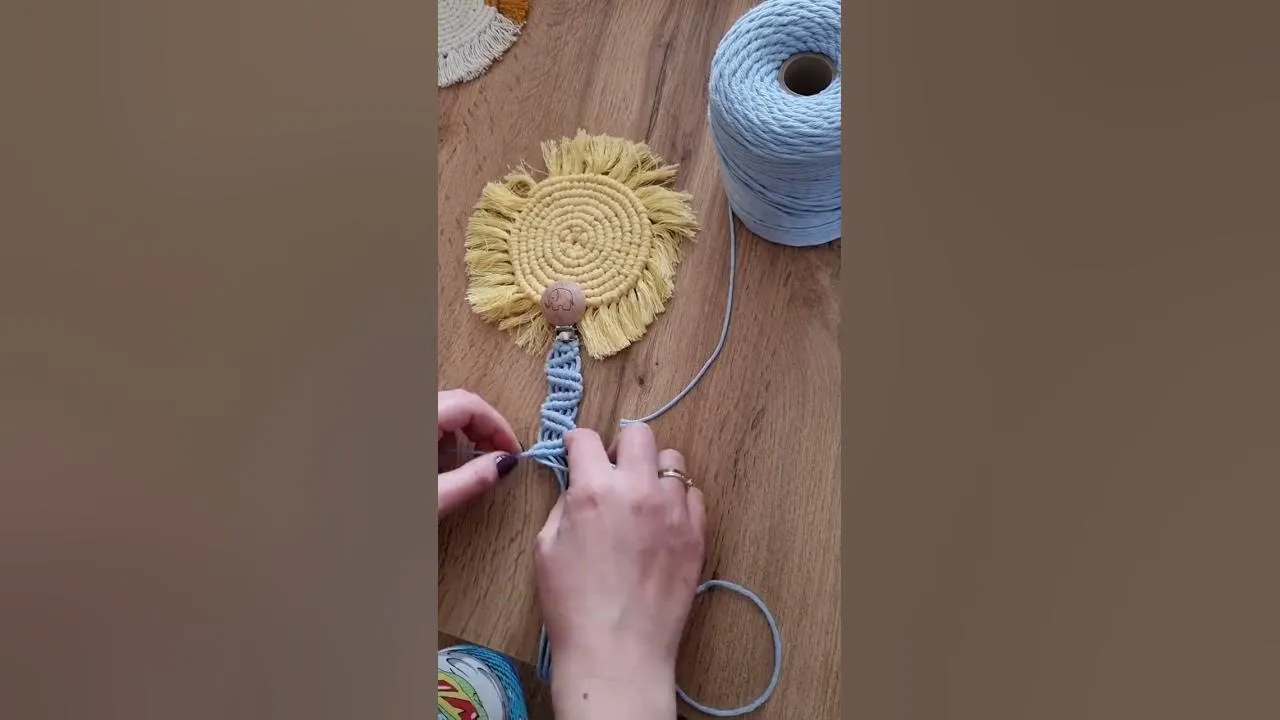 Zdjęcie Zawieszka do smoczka makrama jak zrobić - łatwe kroki i porady