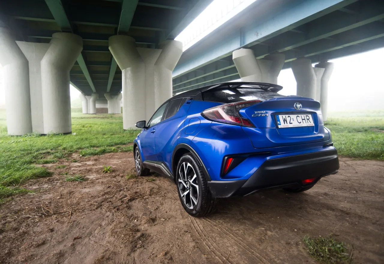 Zdjęcie Pojemność baku Toyota C-HR - co musisz wiedzieć przed tankowaniem