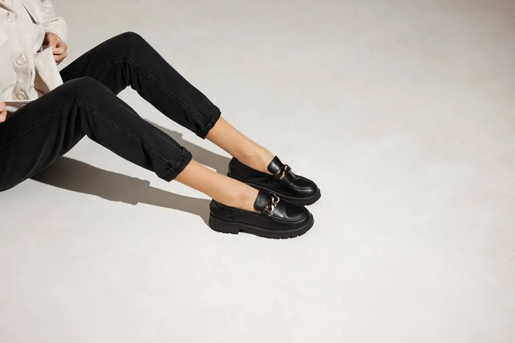 Zdjęcie Loafersy – co to za buty, ich cechy, historia i styl noszenia