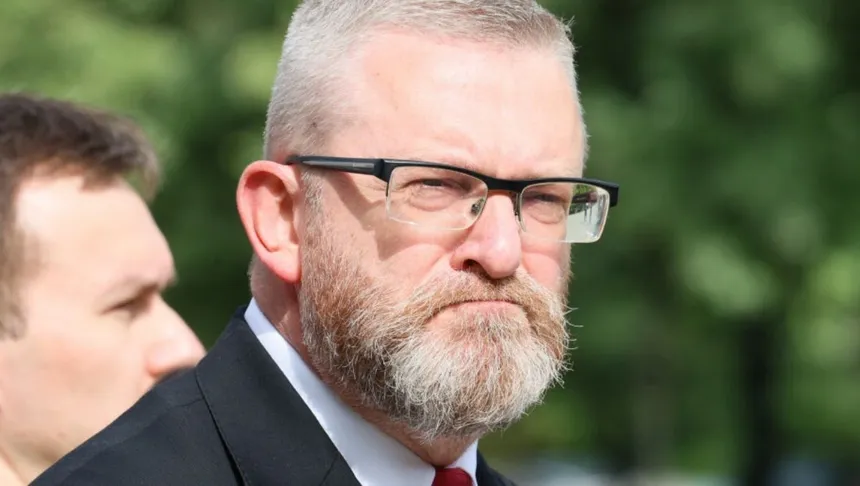 Zdjęcie Grzegorz Braun - kim jest i jakie kontrowersje go otaczają?