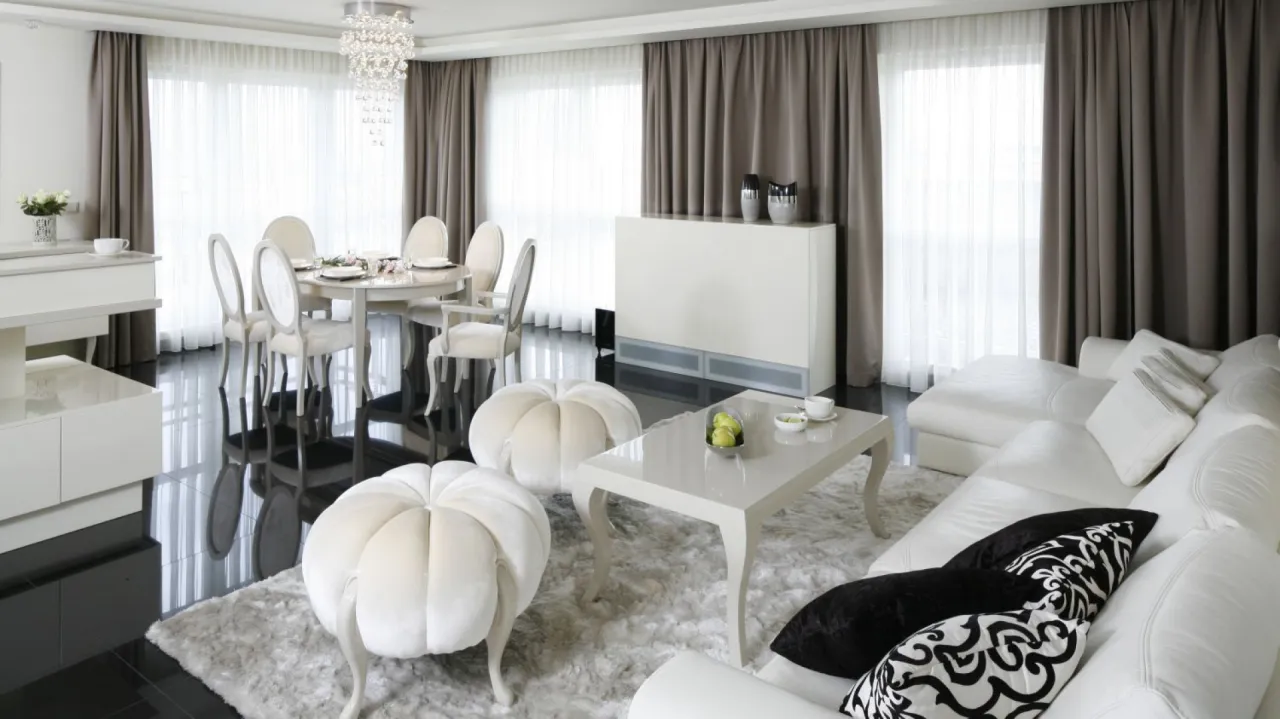 Zdjęcie Mały salon w stylu glamour: 5 trików na eleganckie wnętrze bez kompromisów